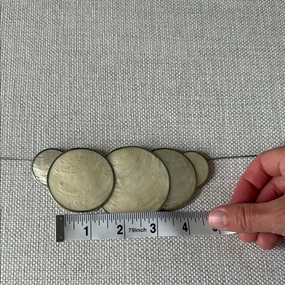 Culture Shell Necklace - Picture 10 of 12